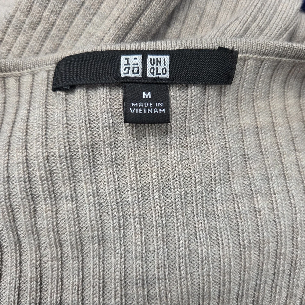 Uniqlo Long Sleeve Gray Maxi Dress Size Medium‎
